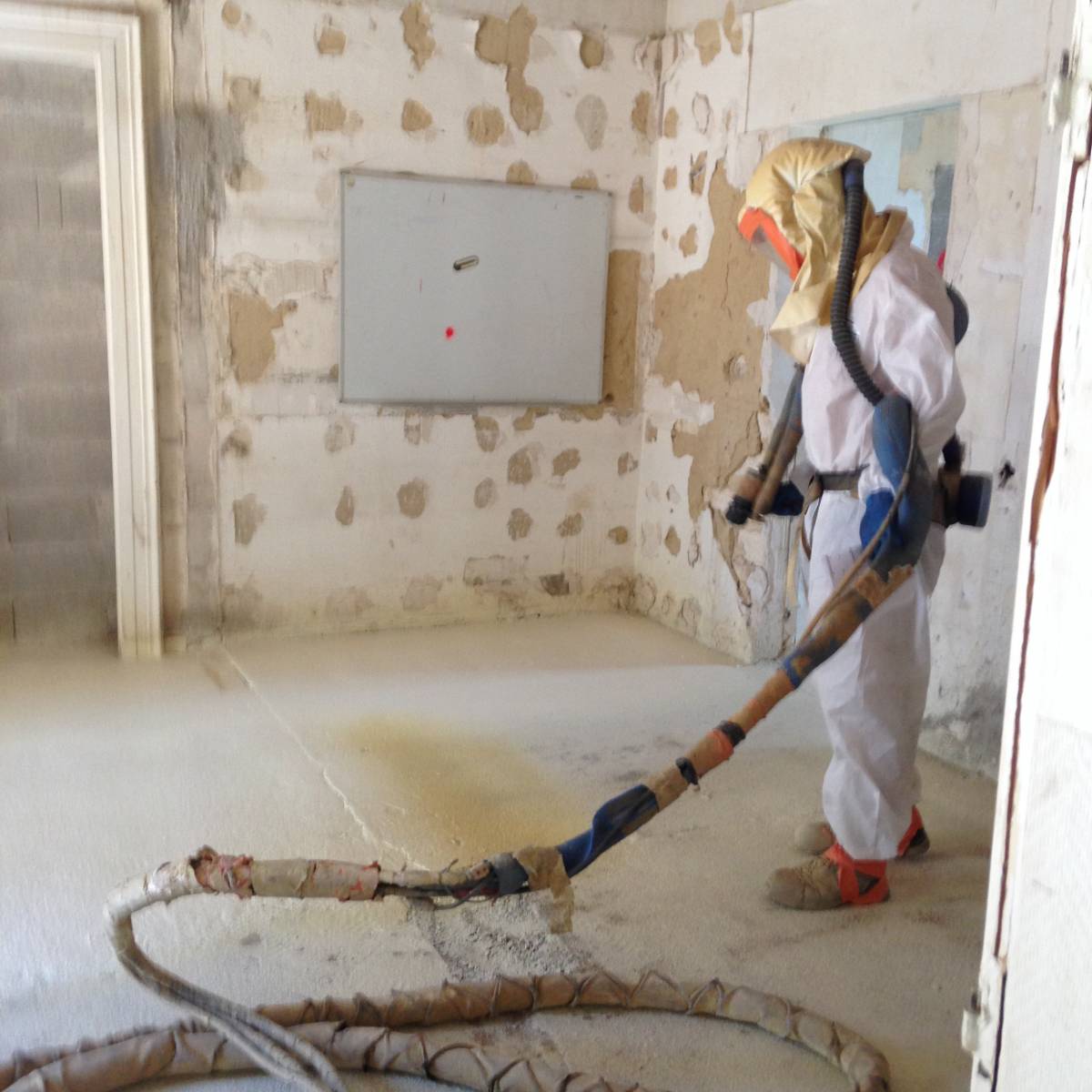 mousse polyuréthane projetée